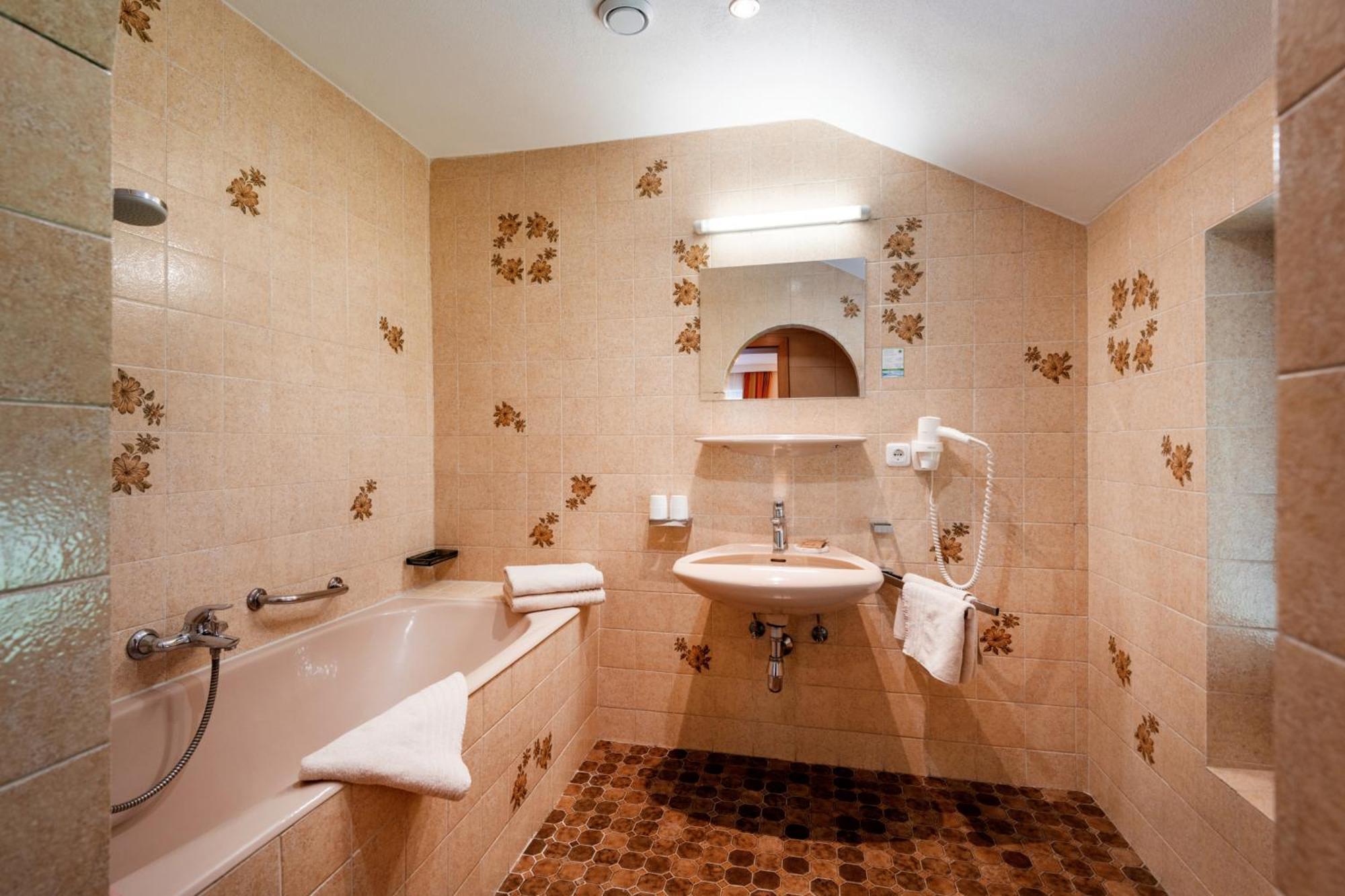 Hotel Garni Birkenhof Майргофен Екстер'єр фото
