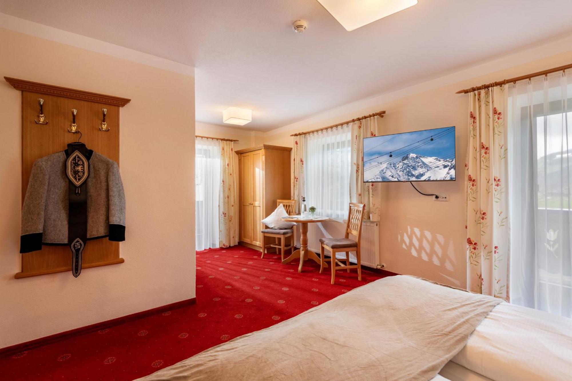 Hotel Garni Birkenhof Майргофен Екстер'єр фото