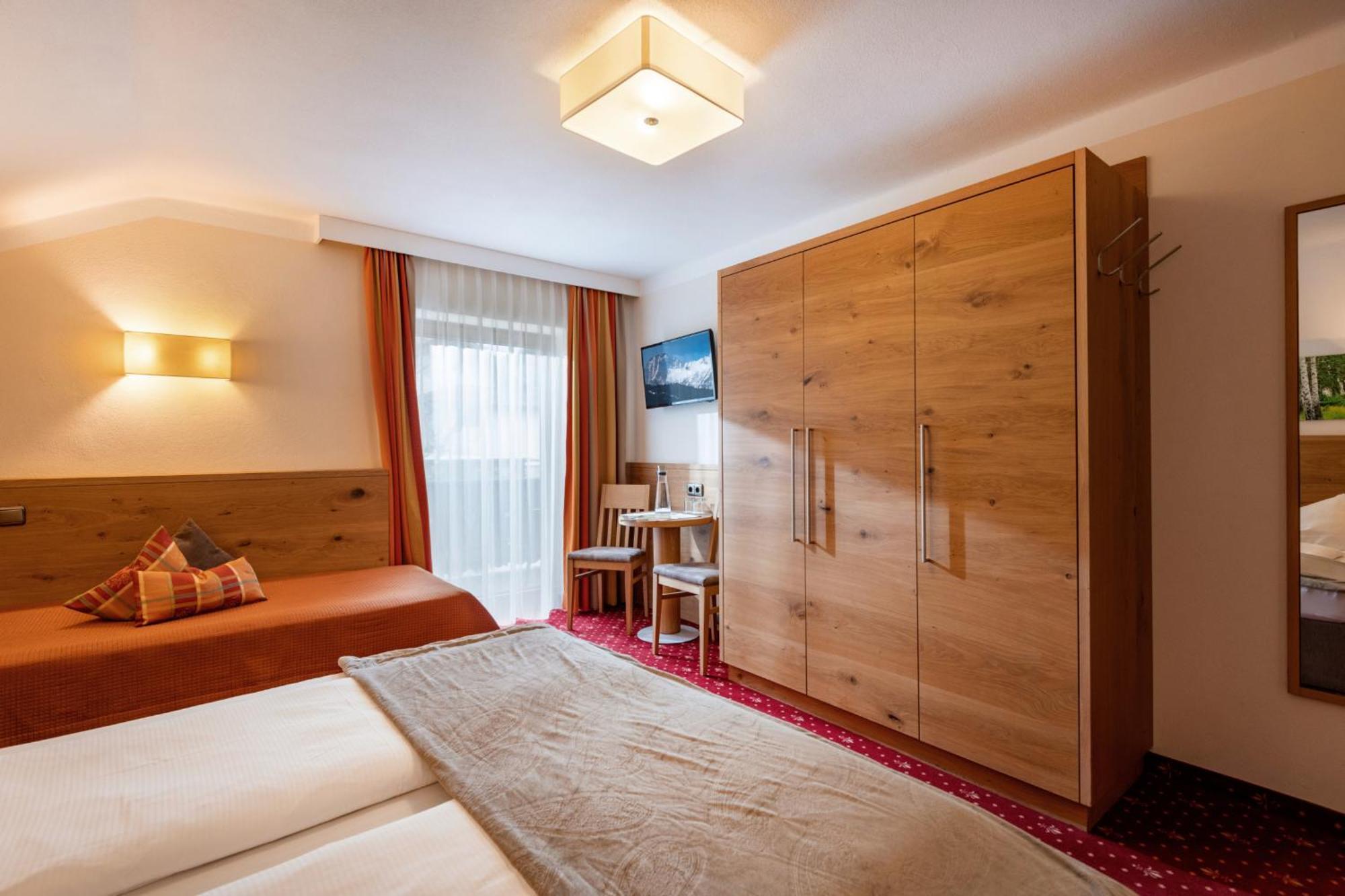 Hotel Garni Birkenhof Майргофен Екстер'єр фото