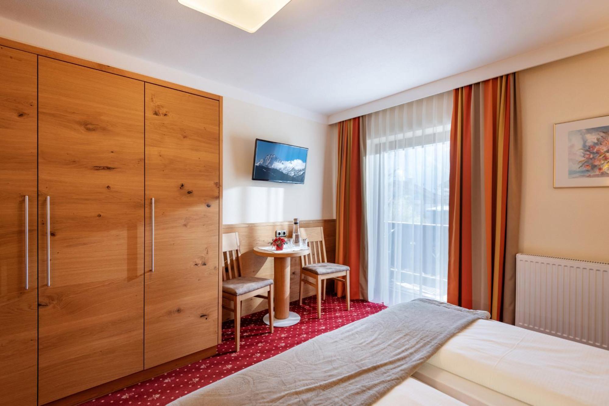 Hotel Garni Birkenhof Майргофен Екстер'єр фото